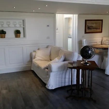Torre Del Greco-napoli Apartment *